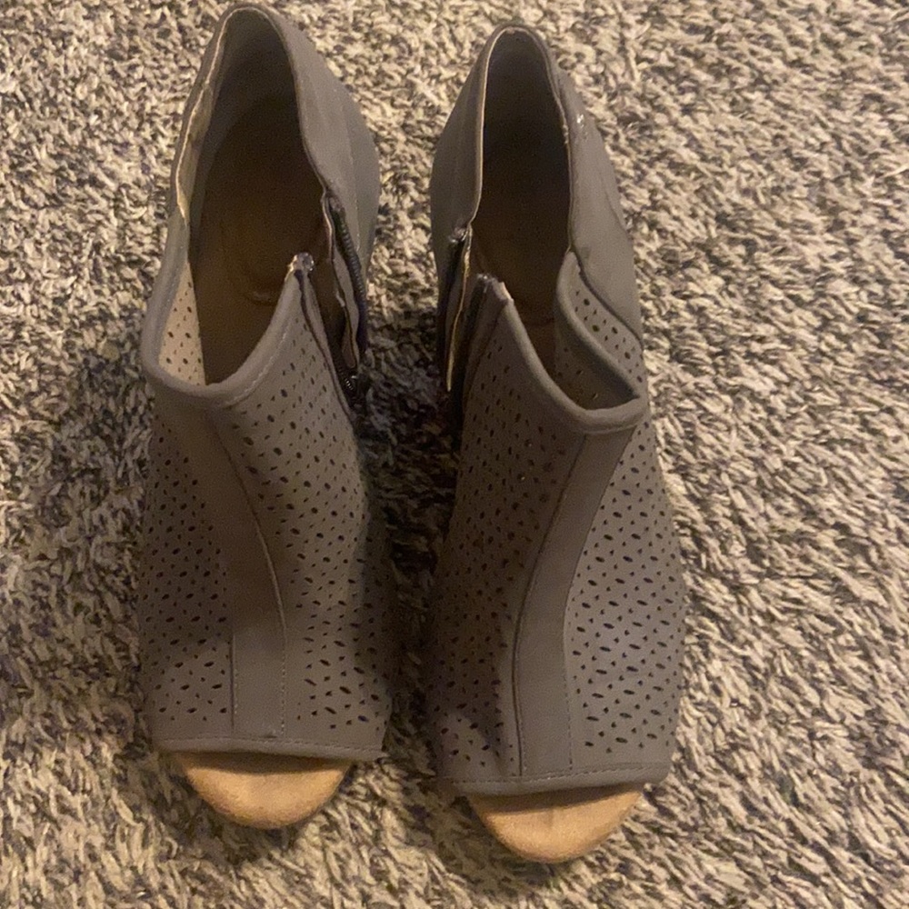 Ankle booties - Picture 2 of 4